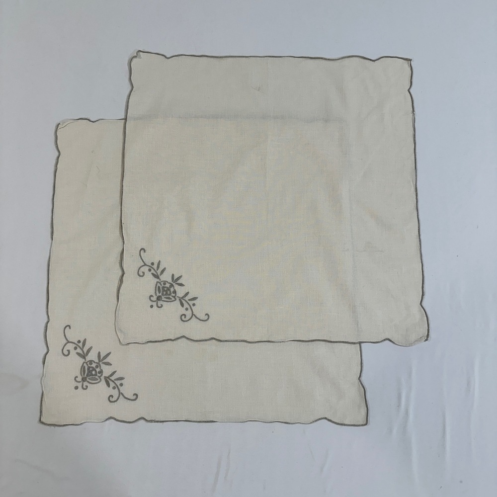 Vintage Linen Napkins Set of 2 Floral Embroidered Scalloped Edge Cream Beige 16"
